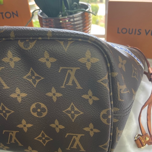 Louis Vuitton Limited Edition Monogram Patches Neverfull - Picture 7 of 8